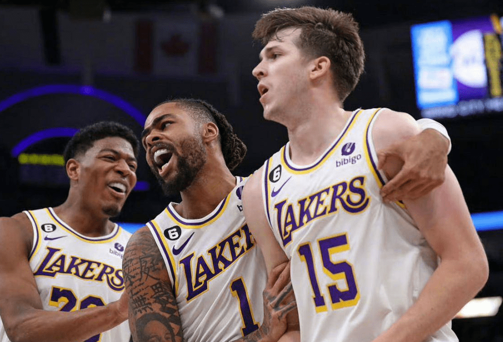 开云官方平台TheShy与90激战DWG分钟，险胜胜负难料！，莱万多夫斯基焦点对战引发球迷热议的简单介绍