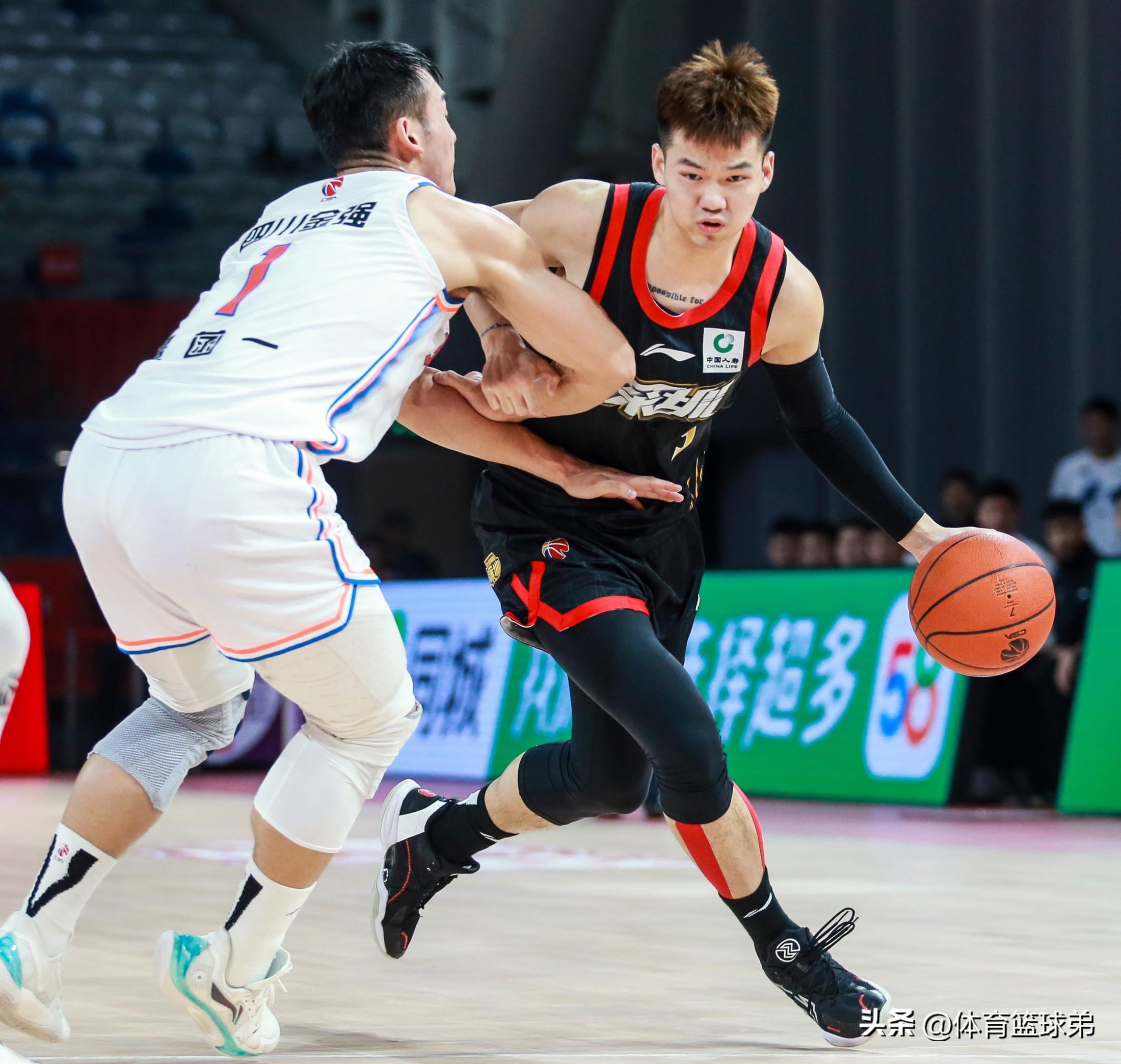 关于山东男篮今夜再遭质疑；志在CBA季后赛名次提升；话题不断；年轻球员得到机会的信息